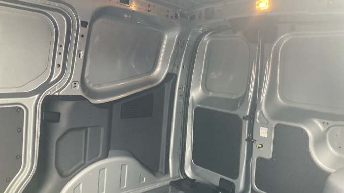 Ford Transit Courier Diesel 1.5 EcoBlue Trend Van - Image 14